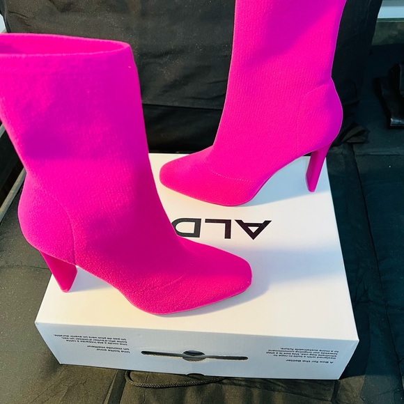 Aldo Tylah Fuchsia Sock Boots - Picture 4 of 10